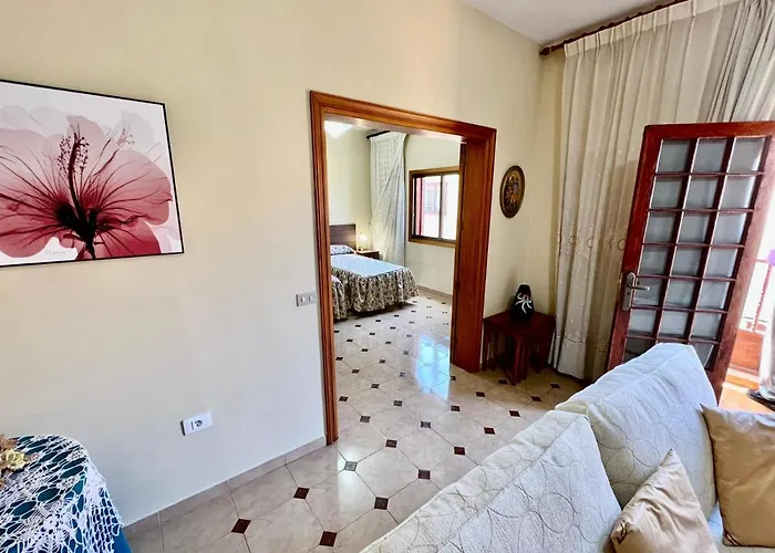 Lovely Spacious In The Center - アパート ビラフロール