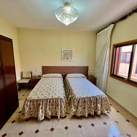 公寓 Lovely Spacious In The Center - *