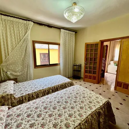 Διαμέρισμα Lovely Spacious In The Center - *