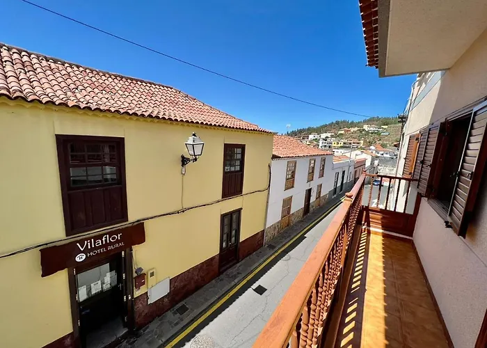 Διαμέρισμα Lovely Spacious In The Center - *